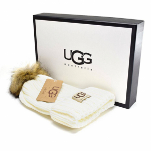 Шапка UGG White